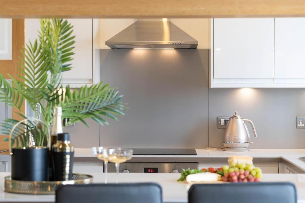 Lovely Apartment With Spectacular Views & Free Parking Hove Exterior foto